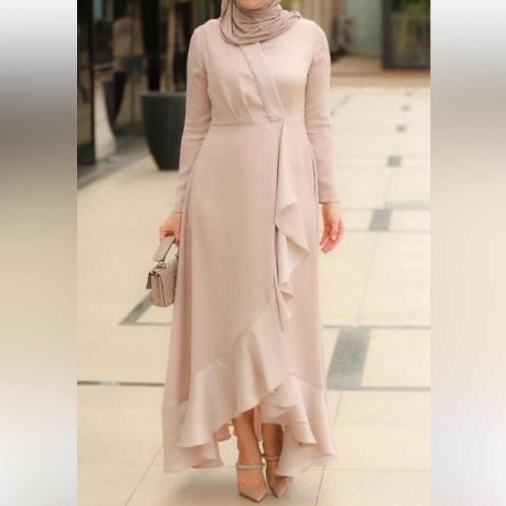 ANNAH HARIRI tan color modest long sleeve dress size 8 mock neck ruffle bottom